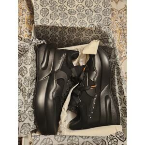 McQueen Men Oversized Runner